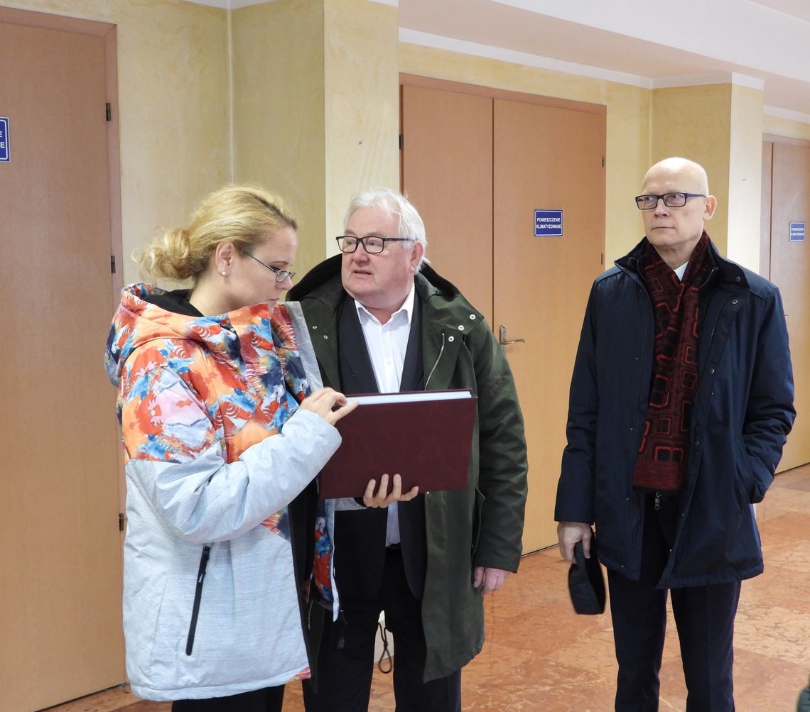 Dyrektor szpitala w ogniu pytań na sesji Rady Miasta. Nie potwierdziła złożenia rezygnacji z pracy przez lekarzy kardologi