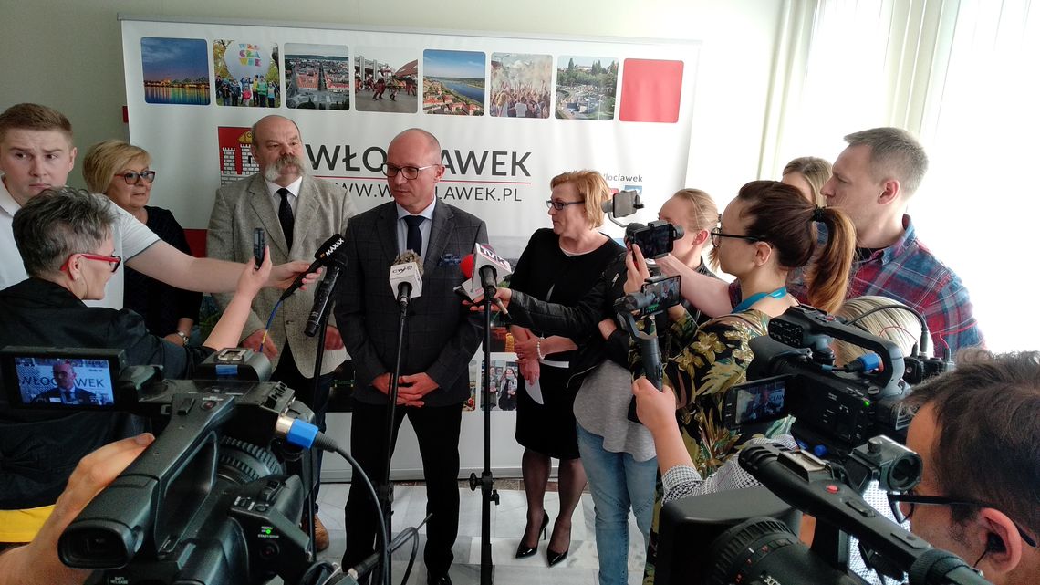 Dyrektorzy szkół dostali fundusze za 19 dni strajku dla nauczycieli. W jaki sposób je przekażą - to ich decyzje