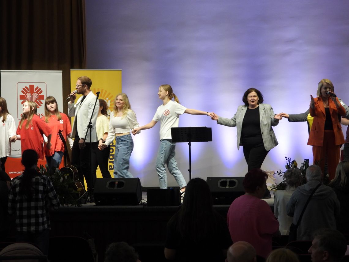 Dzień Dobra z Caritas Diecezji Włocławskiej. Wręczono dyplomy dla wolontariuszy Dzień Dobra z Caritas Diecezji Włocławskiej. Wręczono dyplomy dla wolontariuszy