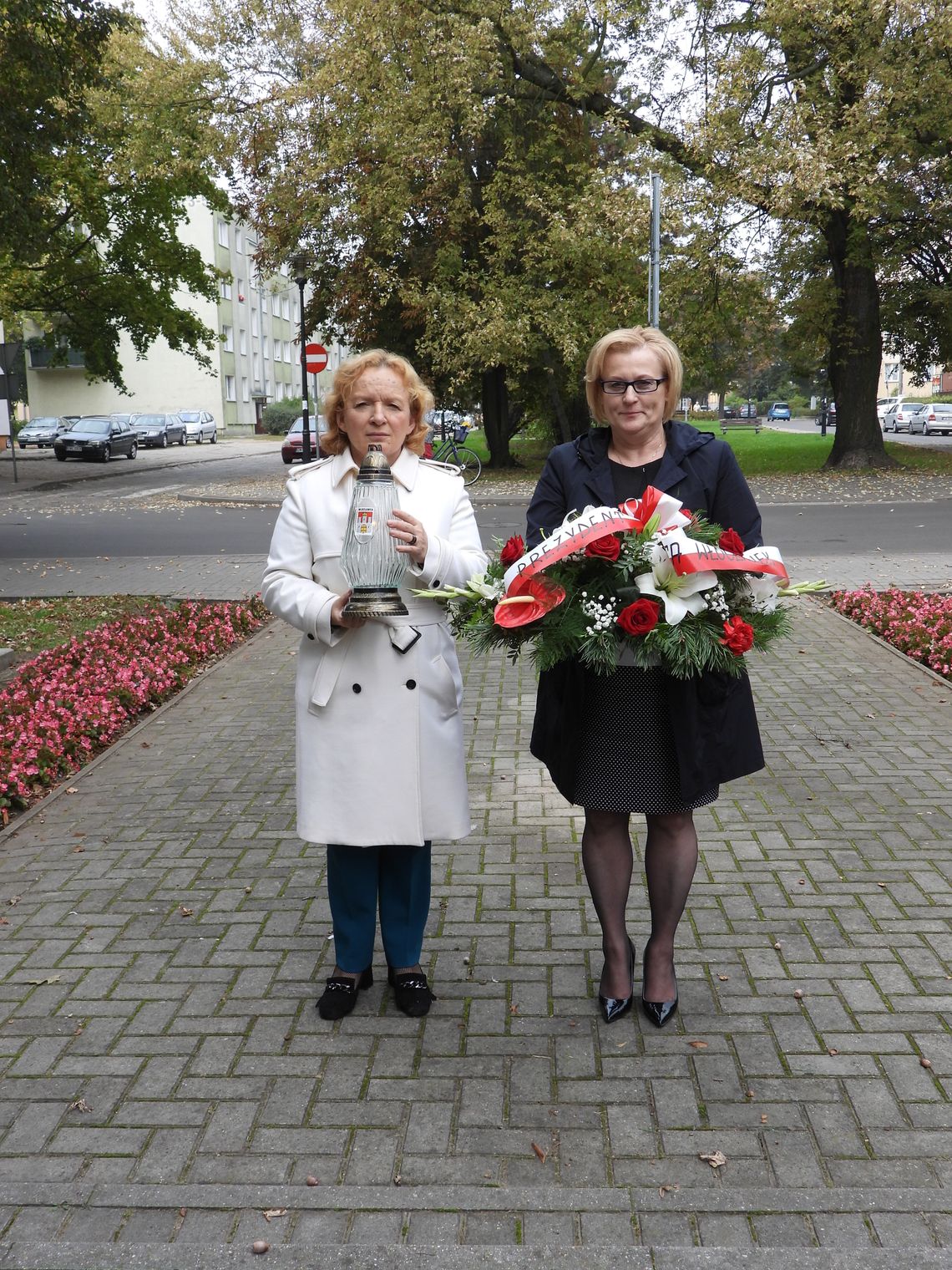 Dzień Podziemnego Państwa Polskiego we Włocławku. Delegacja z ratusza złożyła kwiaty Dzień Podziemnego Państwa Polskiego we Włocławku. Delegacja z ratusza złożyła kwiaty