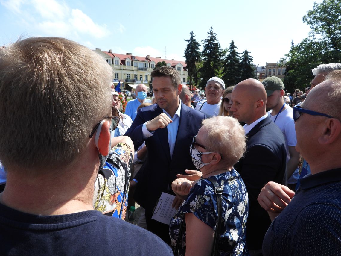 "Dziś nie padają duże zakłady przemysłowe, a małe rodzinne firmy"mówił Rafał Trzaskowski we Włocławku