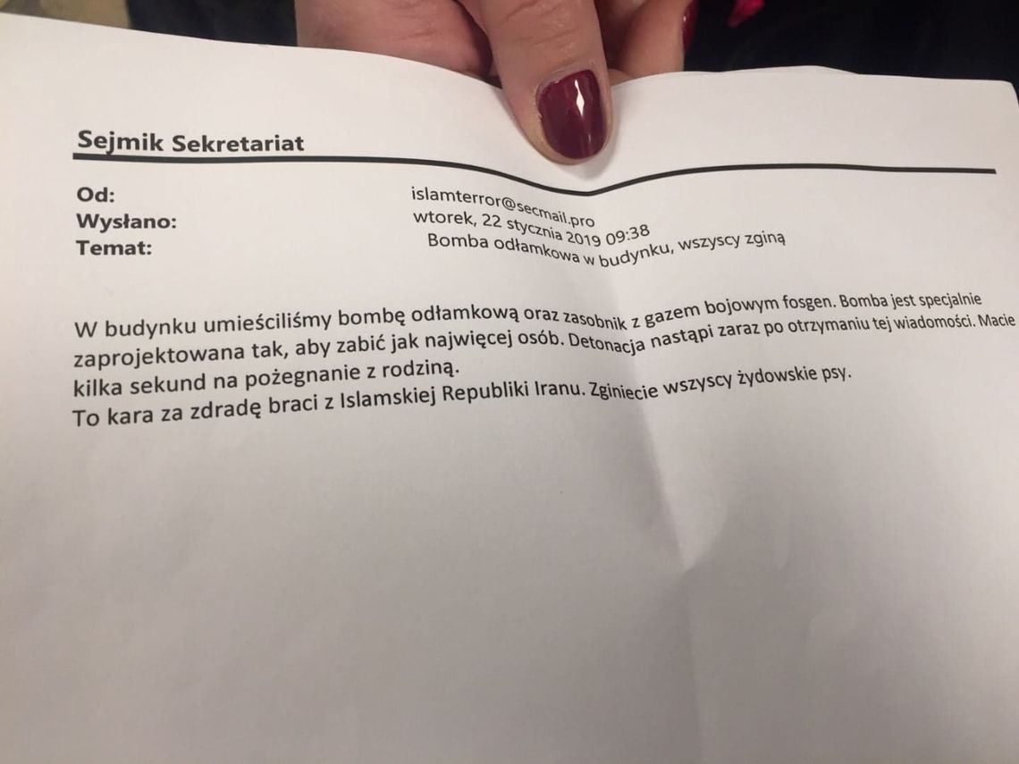 Fałszywy alarm bombowy w ratuszu. Znów e-mail: "Zginiecie wszyscy żydowskie psy"