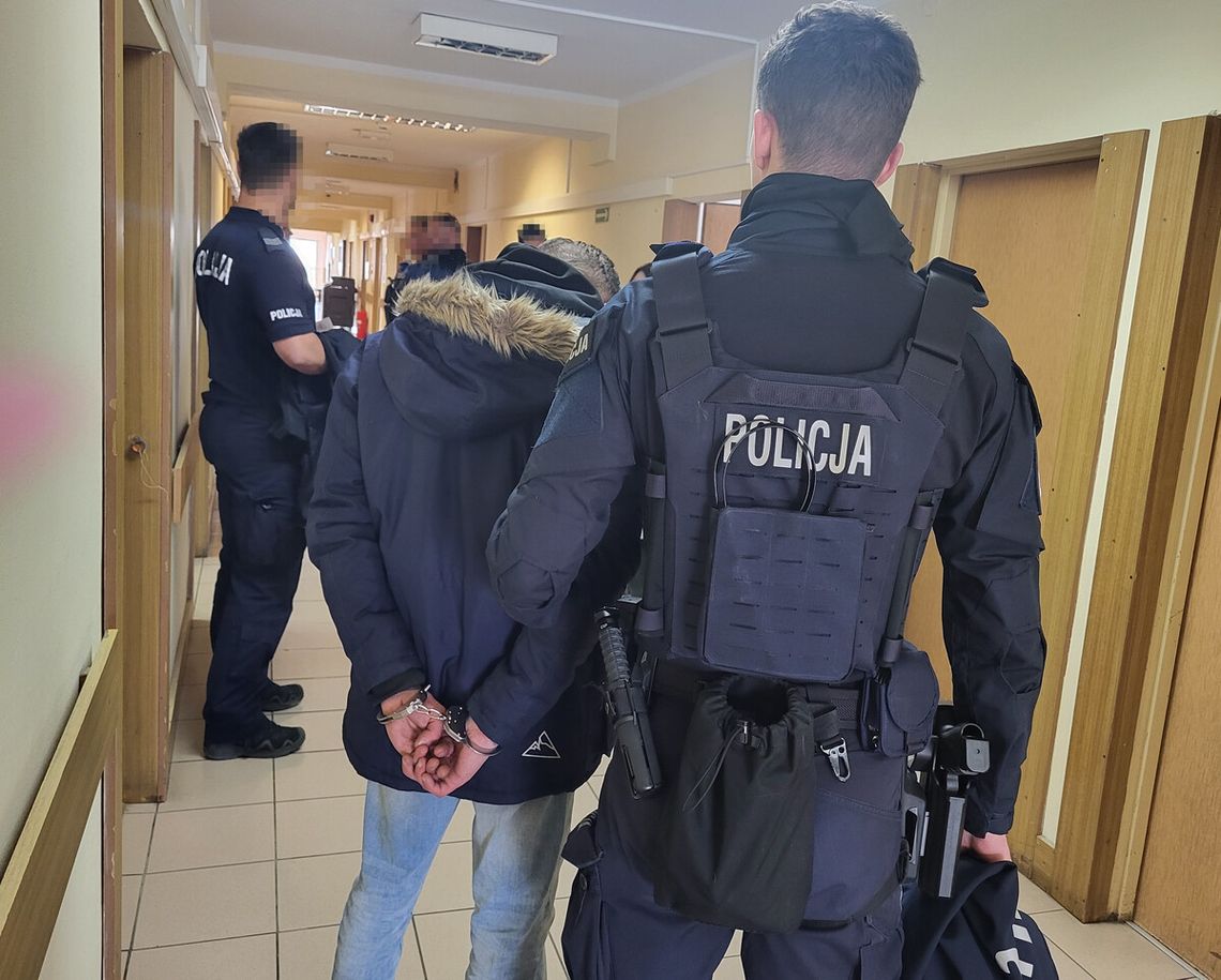 Grupa Szybkiego Reagowania zatrzymała sprawców w trakcie włamania Grupa Szybkiego Reagowania zatrzymała sprawców w trakcie włamania