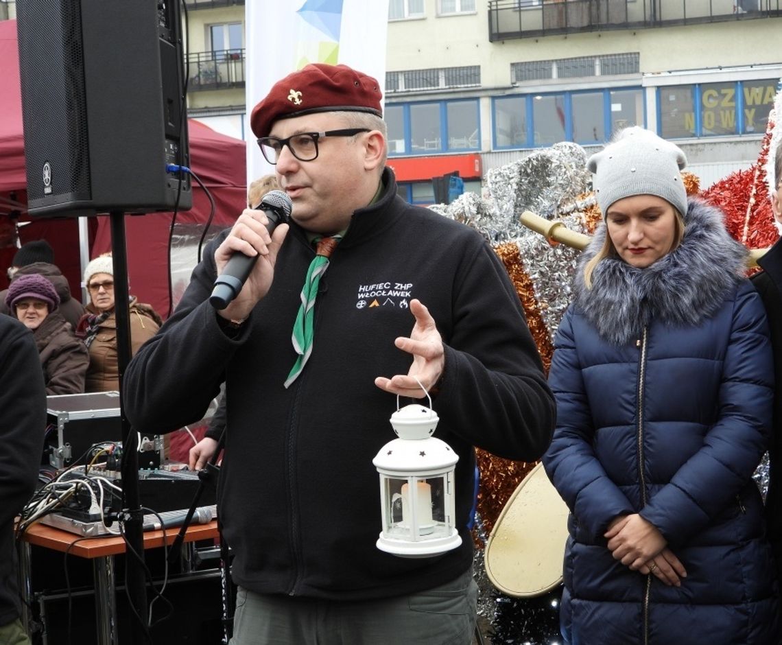 Harcerze podczas wigilii przekażą Betlejemskie Światło Pokoju Harcerze podczas wigilii przekażą Betlejemskie Światło Pokoju