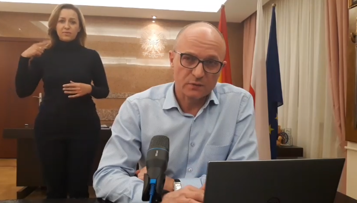 Ilu w kwarantannie, co z pogrzebami i MPK.Prezydent odpowiadał na pytania mieszkańców miasta