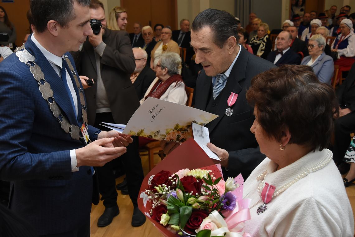 Przeżyli ze sobą pół wieku i więcej... jubileusze małżeńskie w Urzędzie Miasta