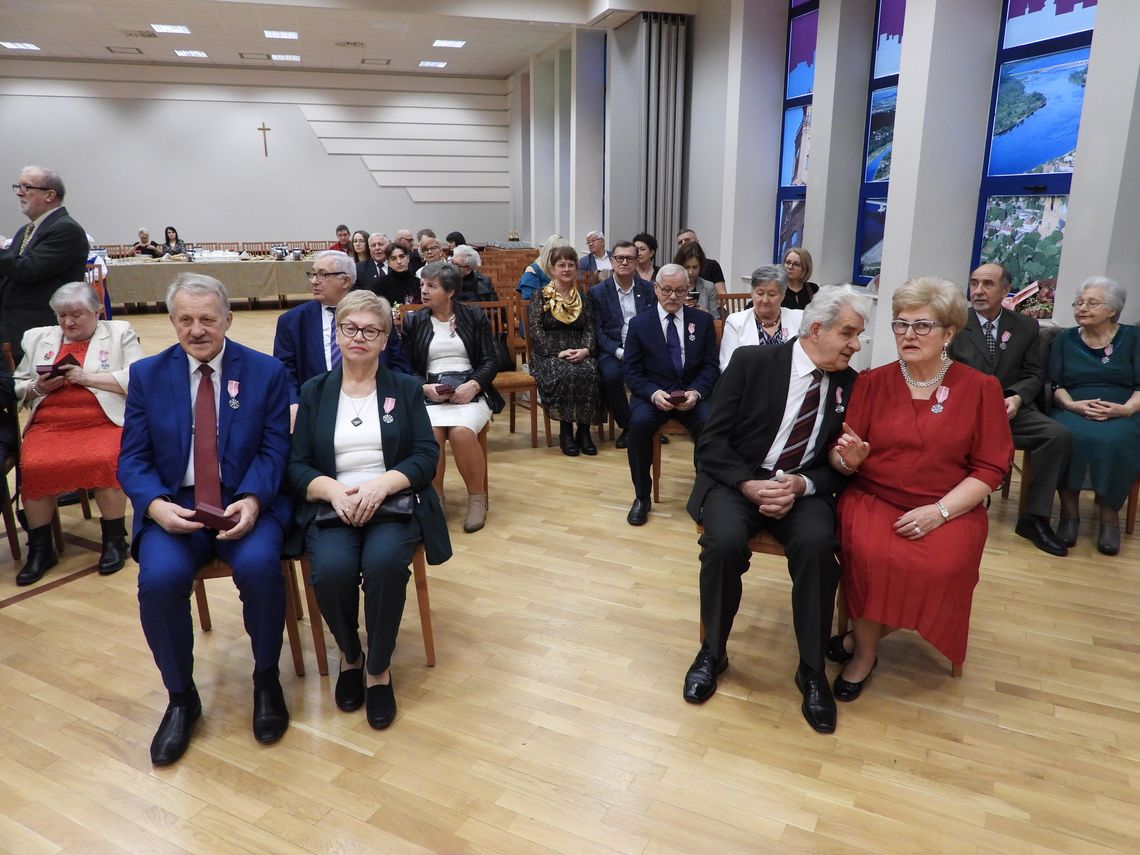 Jubileusze 50, 55 i 60-lecia małżeństw obchodziło 19 par
