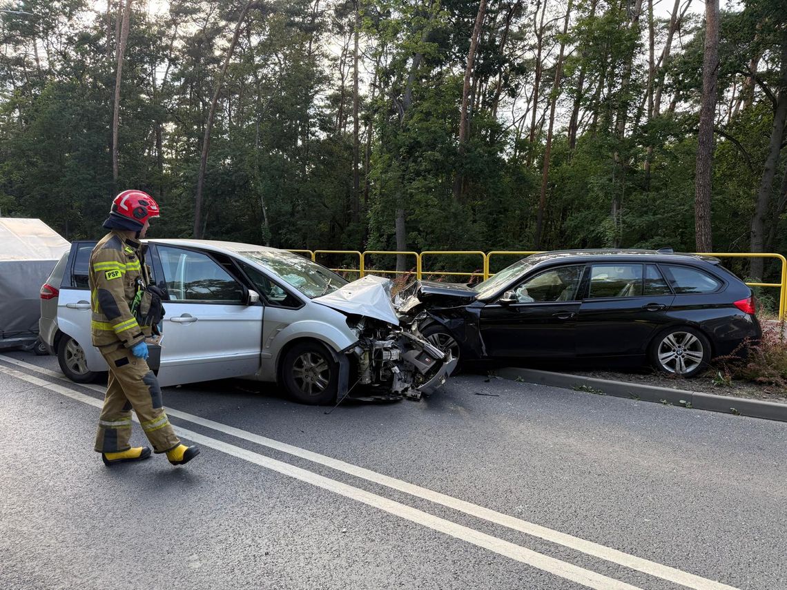 Karambol za rondem Falbanka. Zderzyły się cztery pojazdy
