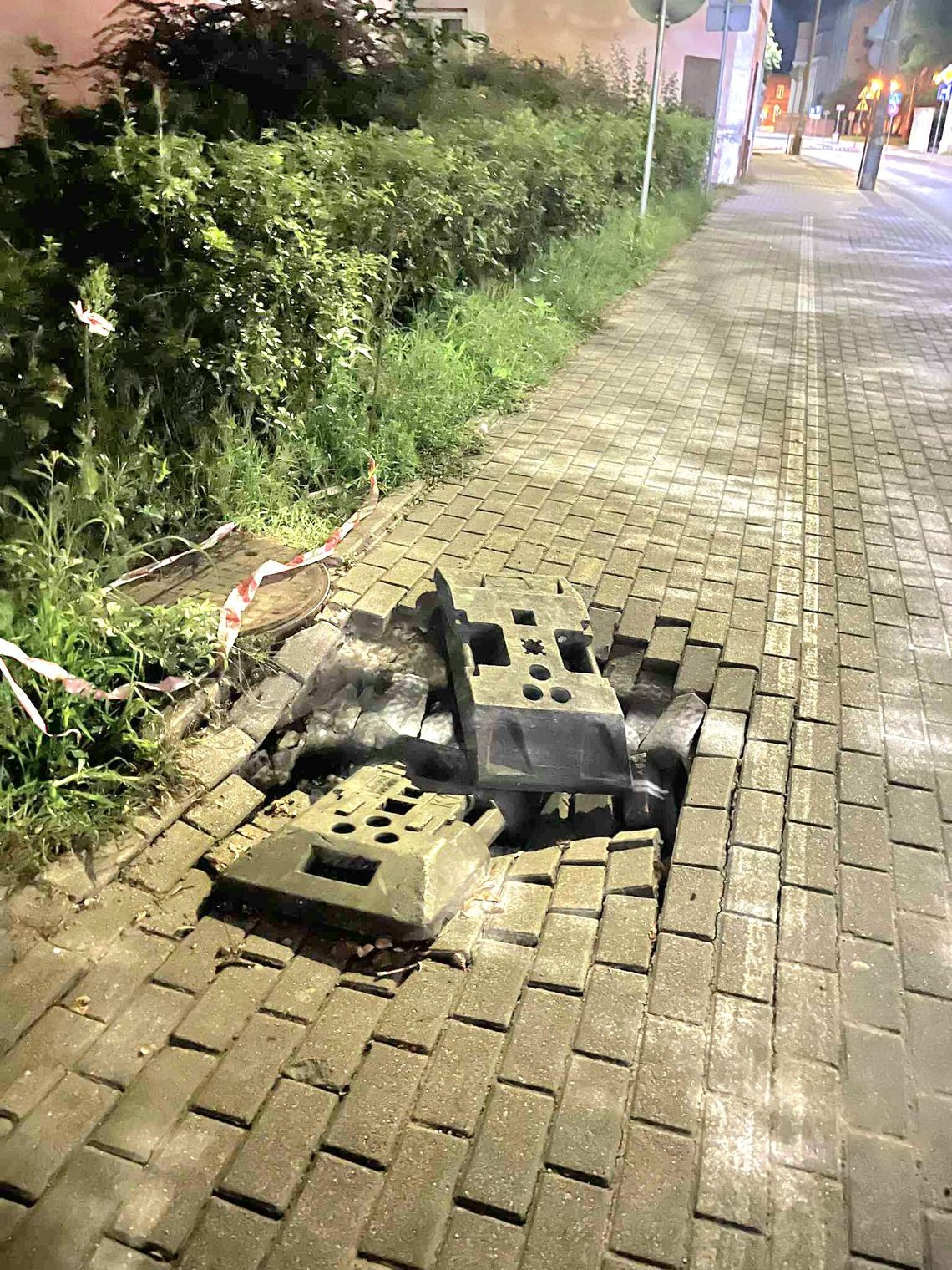 "Kiedy ktoś się tym w końcu zajmie?" - zapadlisko na ul. Wojska Polskiego zirytowało mieszkankę