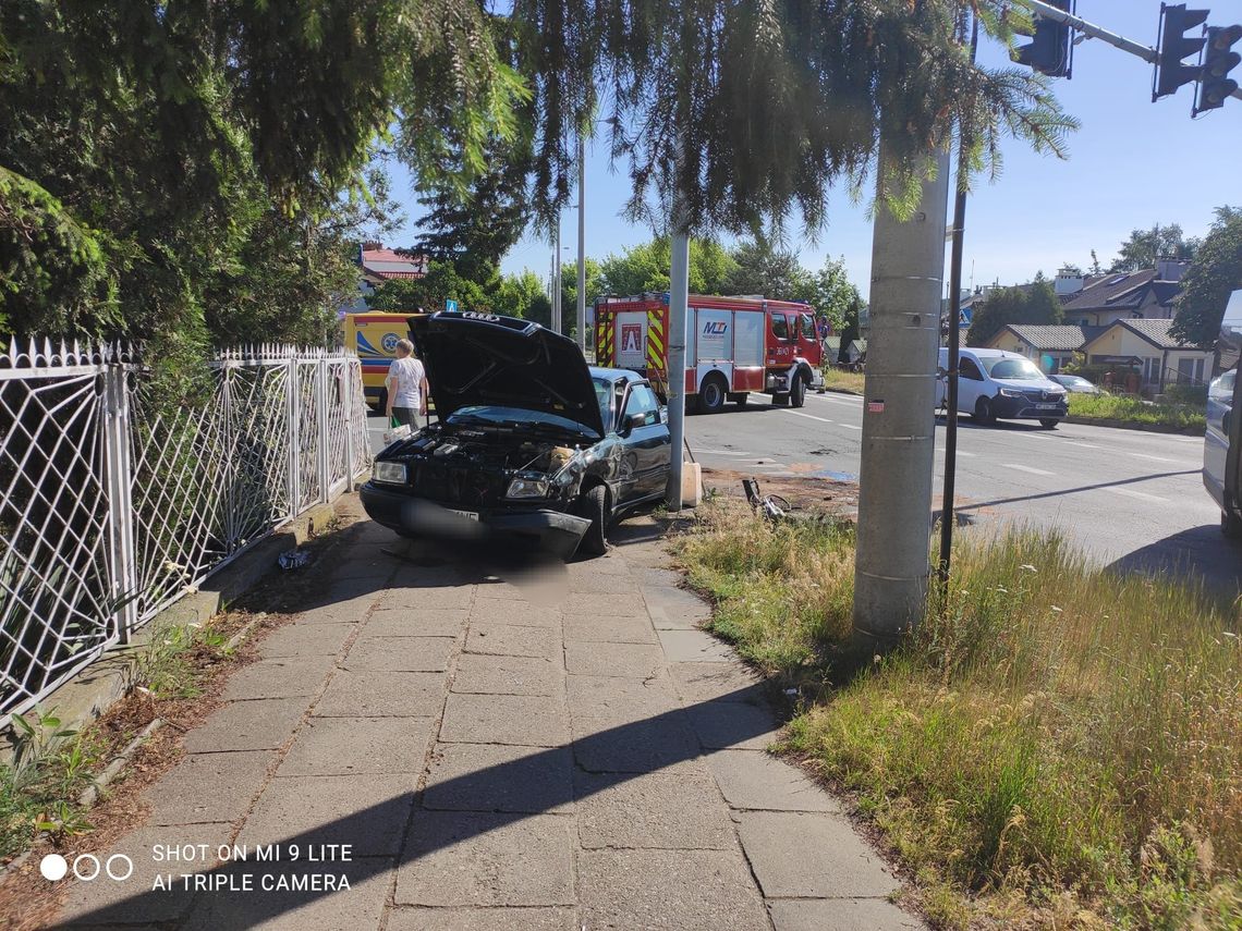 Jedna osoba w szpitalu, po zderzeniu pojazdów na ul. Zbiegniewskiej i Wiejskiej