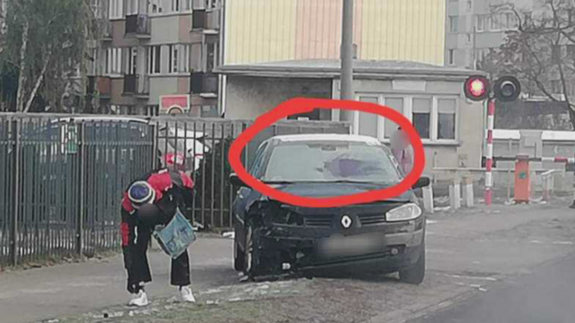 Kierująca wymusiła pierwszeństwo na os. Zazamcze. Uszkodzone zostały 3 auta