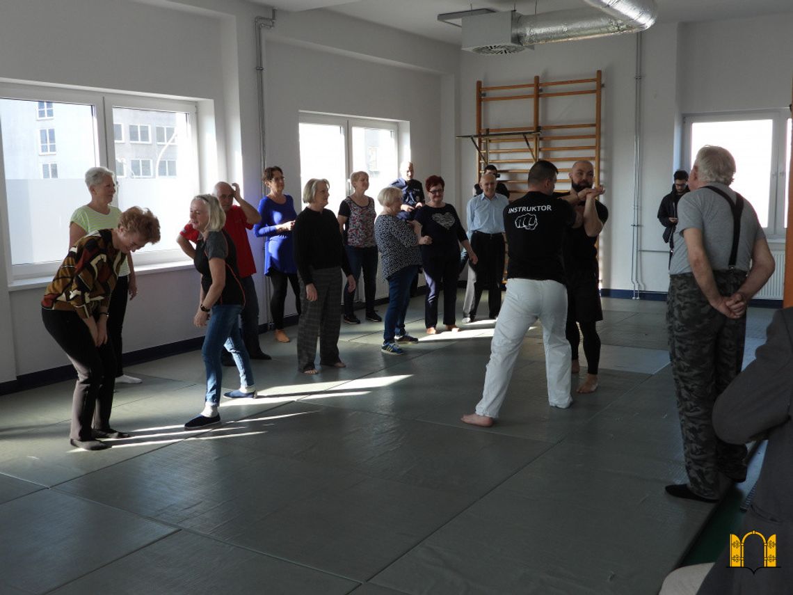 Komenda Policji we Włocławku zaprasza kobiety do udziału w kolejnej edycji kursu samoobrony Komenda Policji we Włocławku zaprasza kobiety do udziału w kolejnej edycji kursu samoobrony