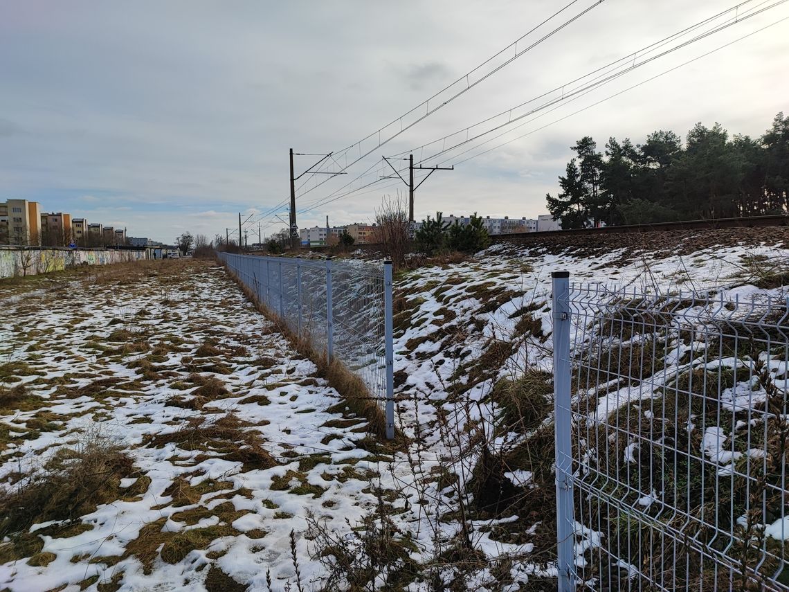 Konflikt o płot na os. Zazamcze. Brzmi zabawnie, ale śmiesznie nie jest
