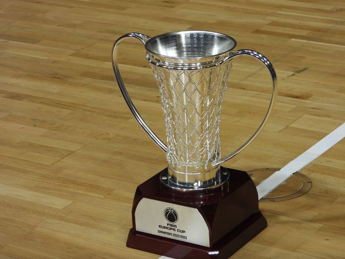 Koszykarski puchar Mistrzów FIBA Europe Cup zagości w ratuszu. Będzie można przyjść do urzędu i zrobić sobie zdjęcie z trofeum Koszykarski puchar Mistrzów FIBA Europe Cup zagości w ratuszu. Będzie można przyjść do urzędu i zrobić sobie zdjęcie z trofeum