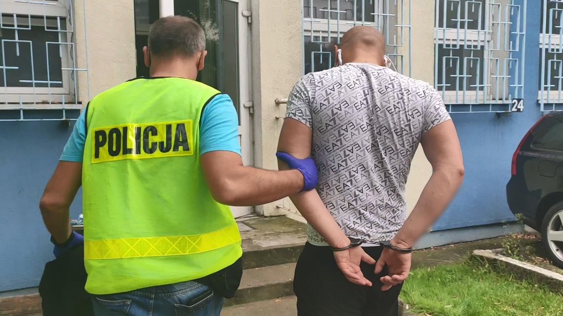 Kradł we Włocławku, złapali go w Toruniu. 19-latek usłyszał w sumie 45 zarzutów kradzieży!