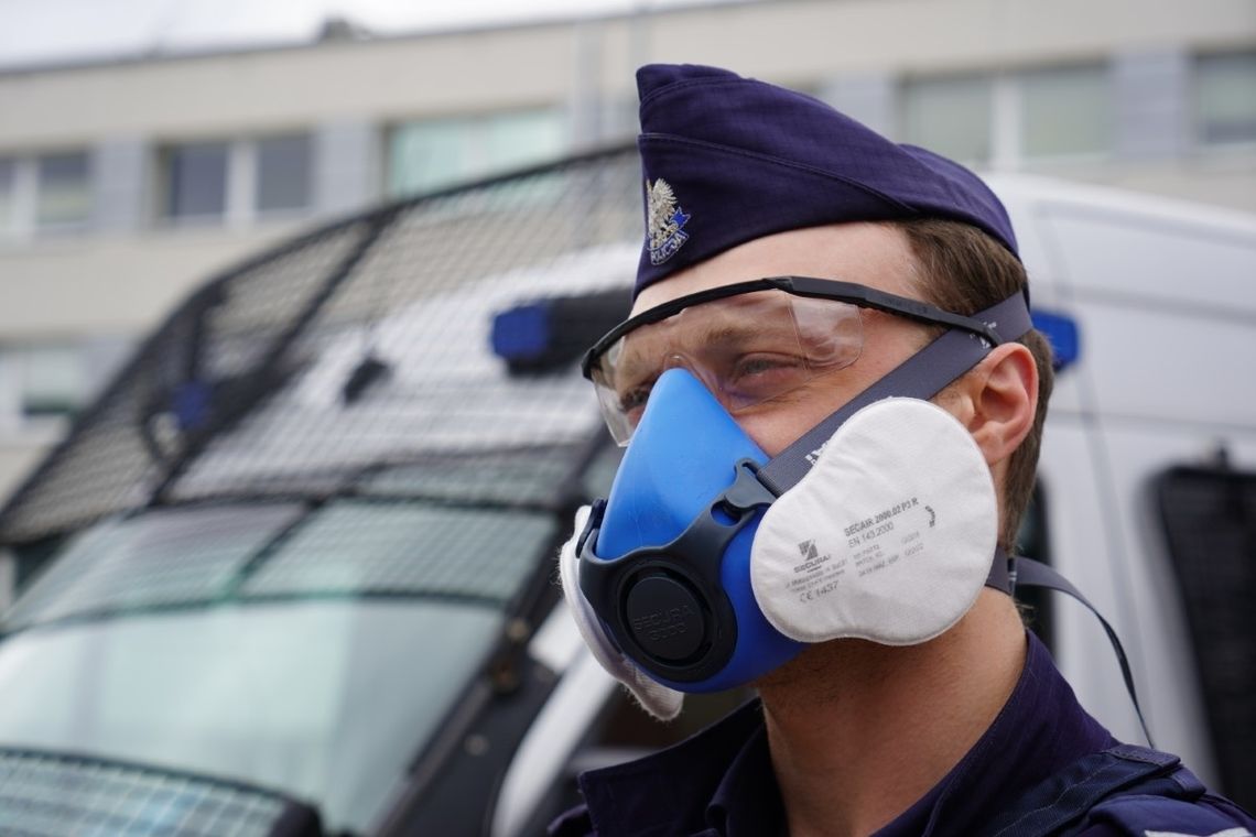 Kto jest zwolniony z obowiązku zakrywania twarzy maseczką?