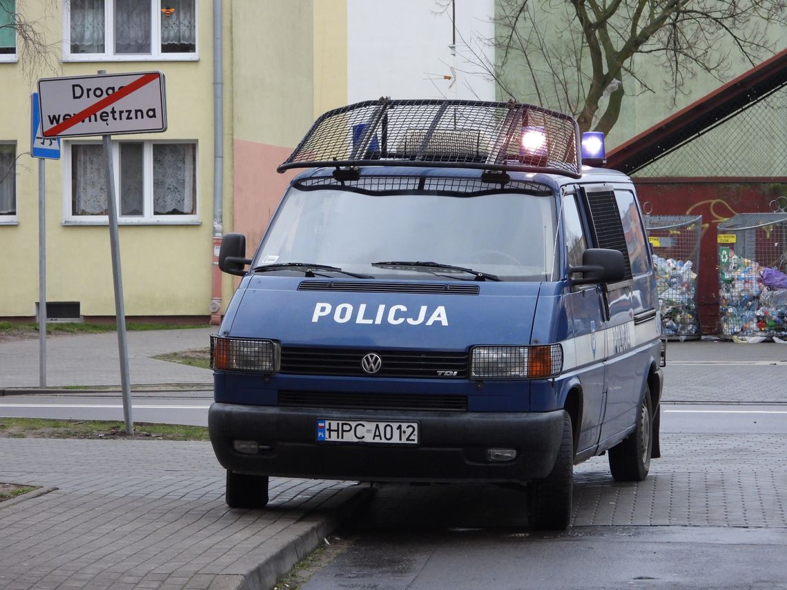Kupował nieletnim alkohol. Kupujący trafił na komendę, a o nastolatku zdecyduje sąd rodzinny...