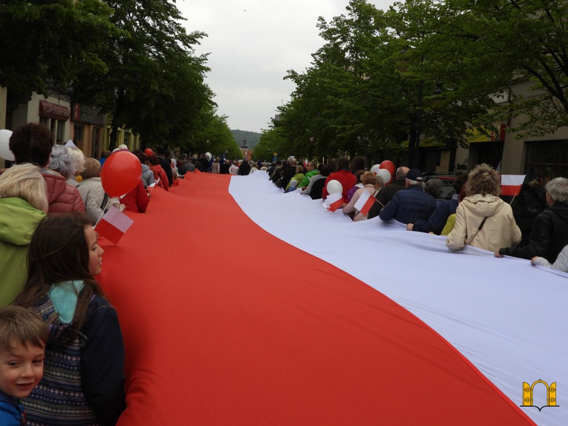 Marsz ze 100 metrową flagą wraca do miejskiego kalendarza. Obchody Dnia Flagi już w poniedziałek 2 maja
