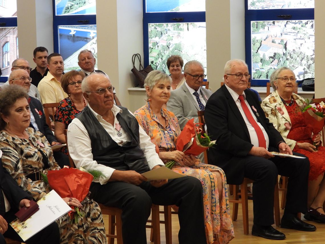 Medale, kwiaty, gratulacje. Odbyły się jubileusze małżeńskie