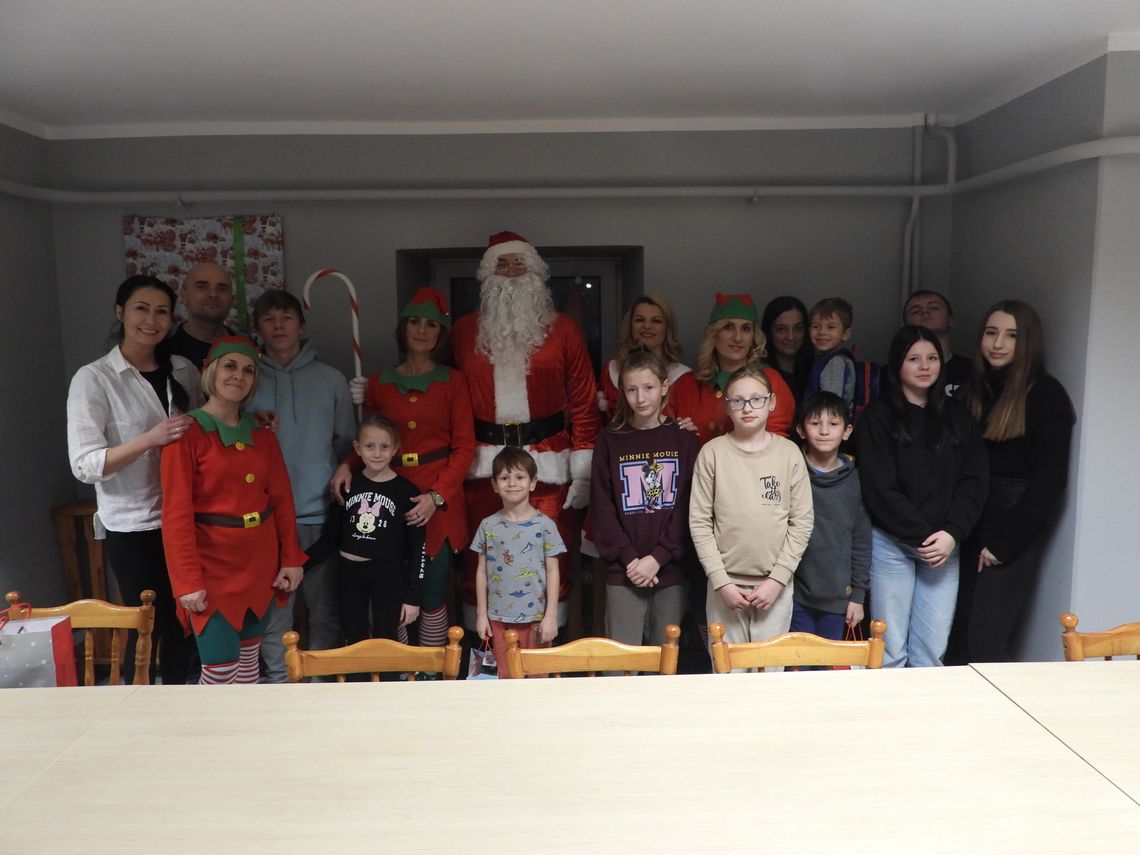 Mikołaj odwiedził Dom Dziecka przy ul. Leśnej. Były prezenty i wspólna zabawa