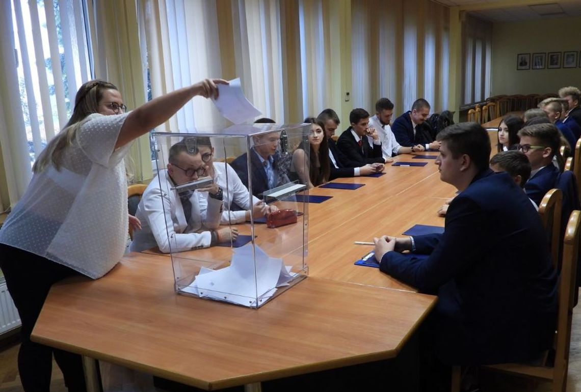 Młodzieżowa Rada Miasta wybrana. Pierwsza Sesja już za tydzień