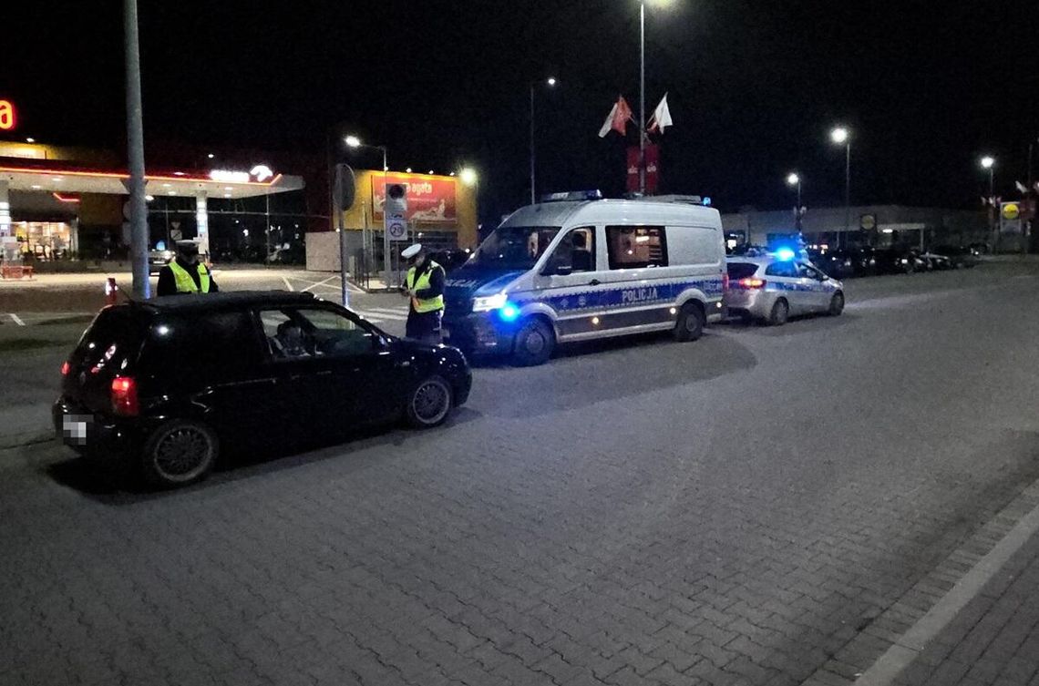 44 kierowców i 4 pasażerów z mandatami po "zlocie miłośników motoryzacji"