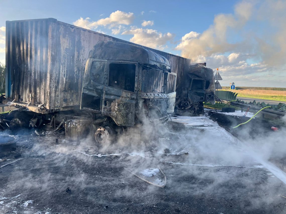 Na A1 zginął kierowca z firmy transportowej z Włocławka. Wciąż trwają ustalenia po tragicznym wypadku