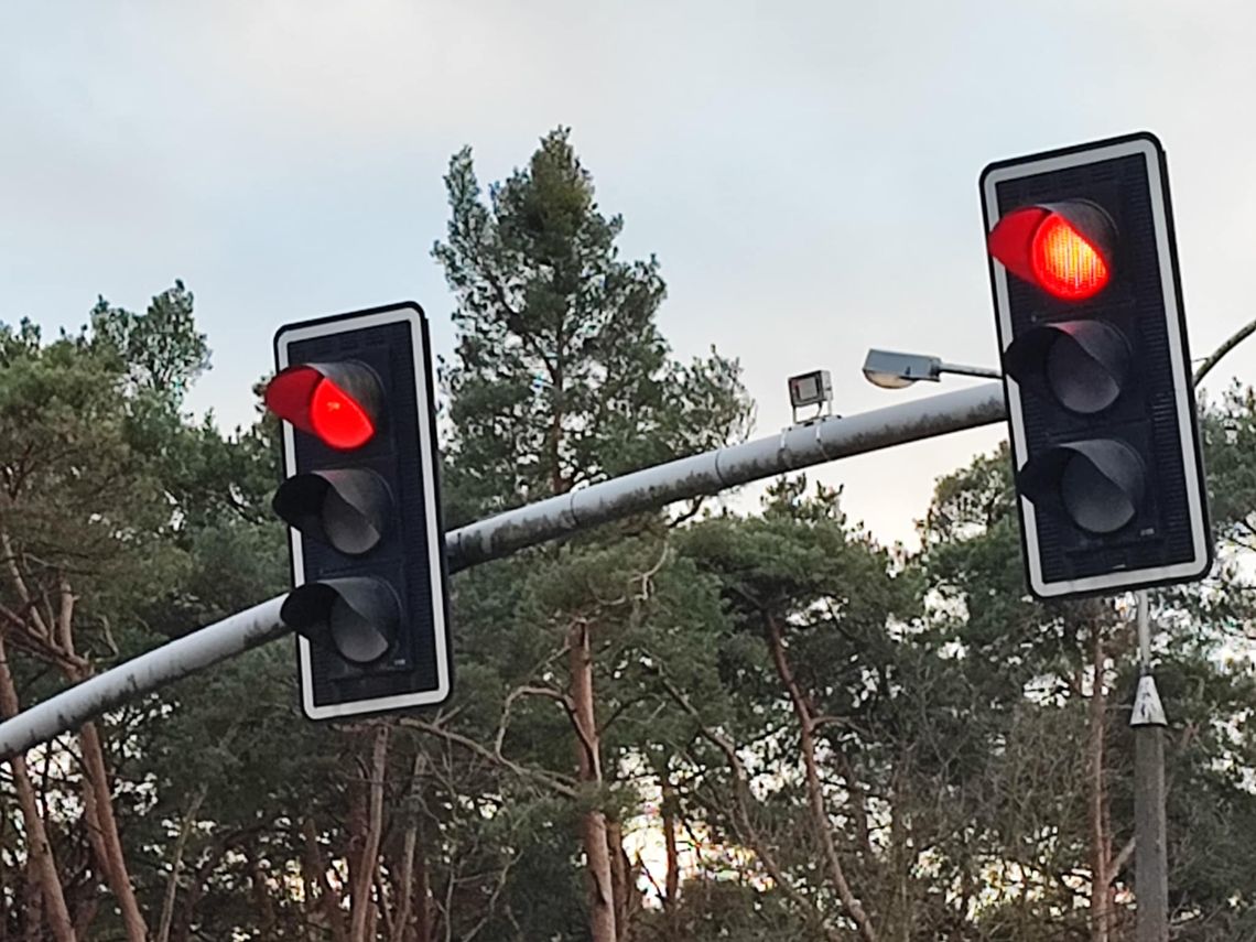 Na al. Kazimierza Wielkiego światło zmieni się na czerwone, jeśli jedziesz zbyt szybko