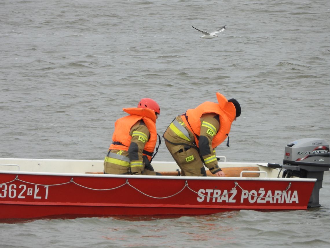 Na Wiśle trwają poszukiwania zaginionej osoby. W akcję zaangażowani strażacy