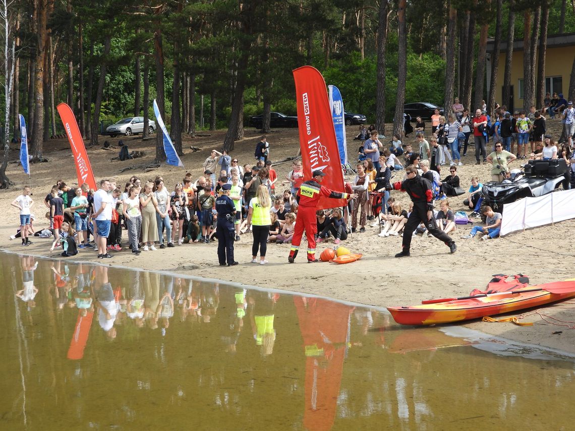 Nad Jeziorem Czarnym odbyły się pokazy ratownictwa wodnego