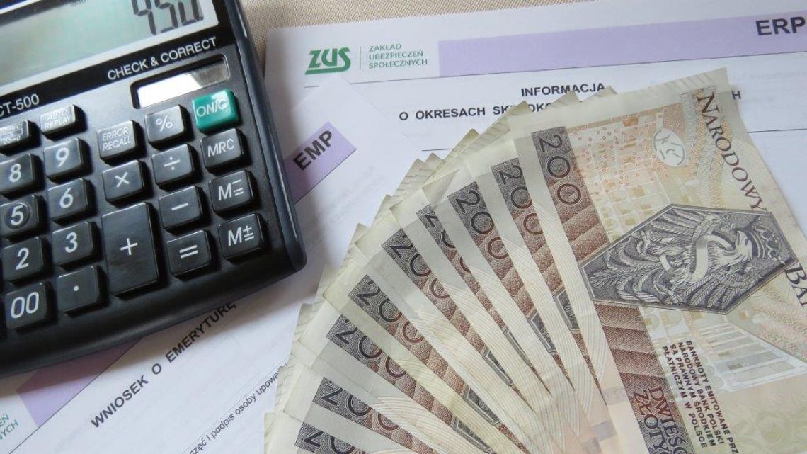  Najniższa emerytura w kujawsko-pomorskim, to 19 groszy, a najwyższa przekracza 25,3 tys. zł.  Jest to najwyższa kobieca emerytura w Polsce