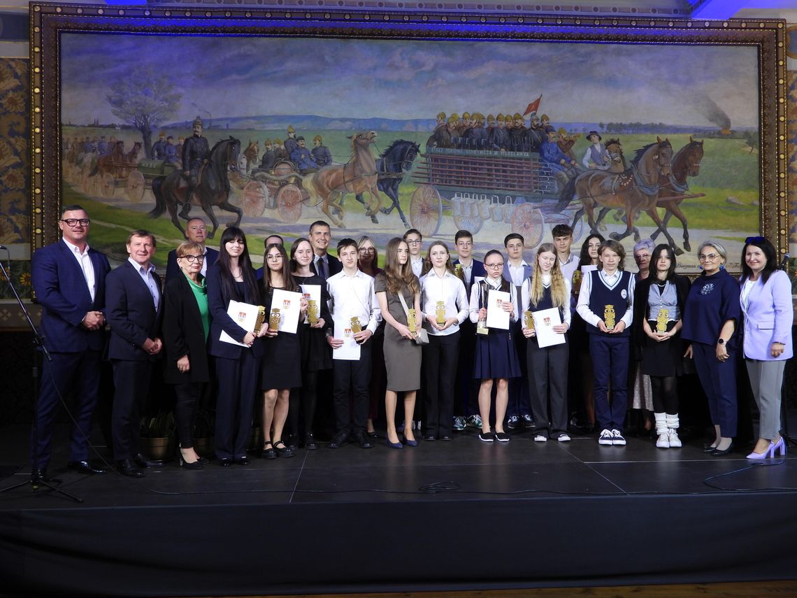 Najzdolniejsi uczniowie z Włocławka otrzymali nagrody. Gala odbyła się w Starej Remizie