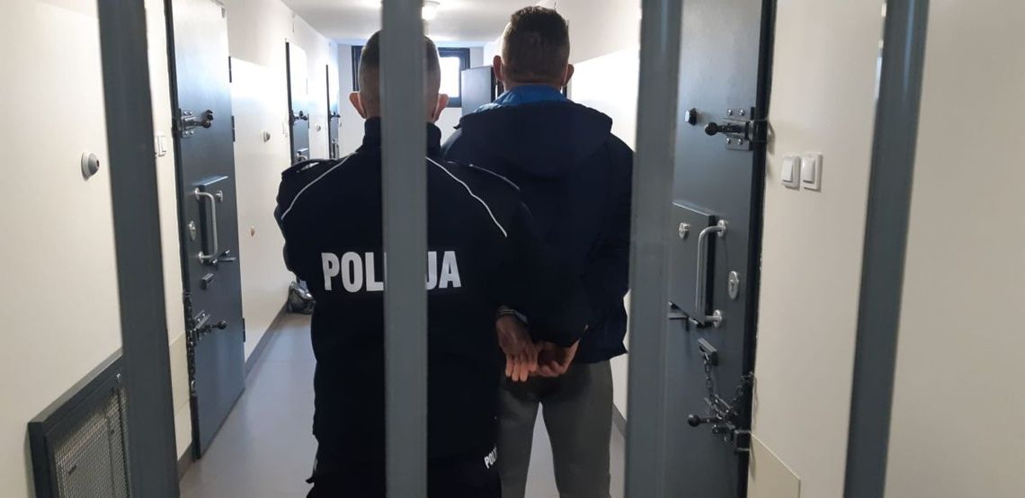 Napadł z bronią na stację benzynową. 47-latek w rękach policji