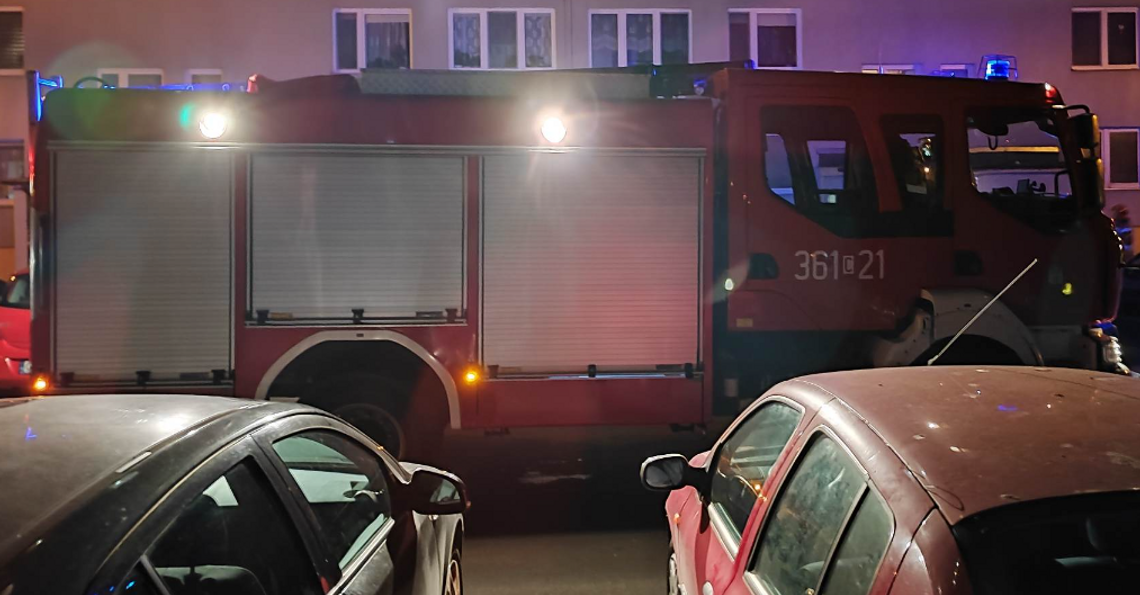 Nietypowa akcja strażaków. 2-latka założyła sobie na głowę nakładkę sedesową