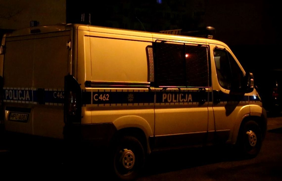 Nocna akcja policji na Zazamczu, szukali samobójcy, znaleźli...