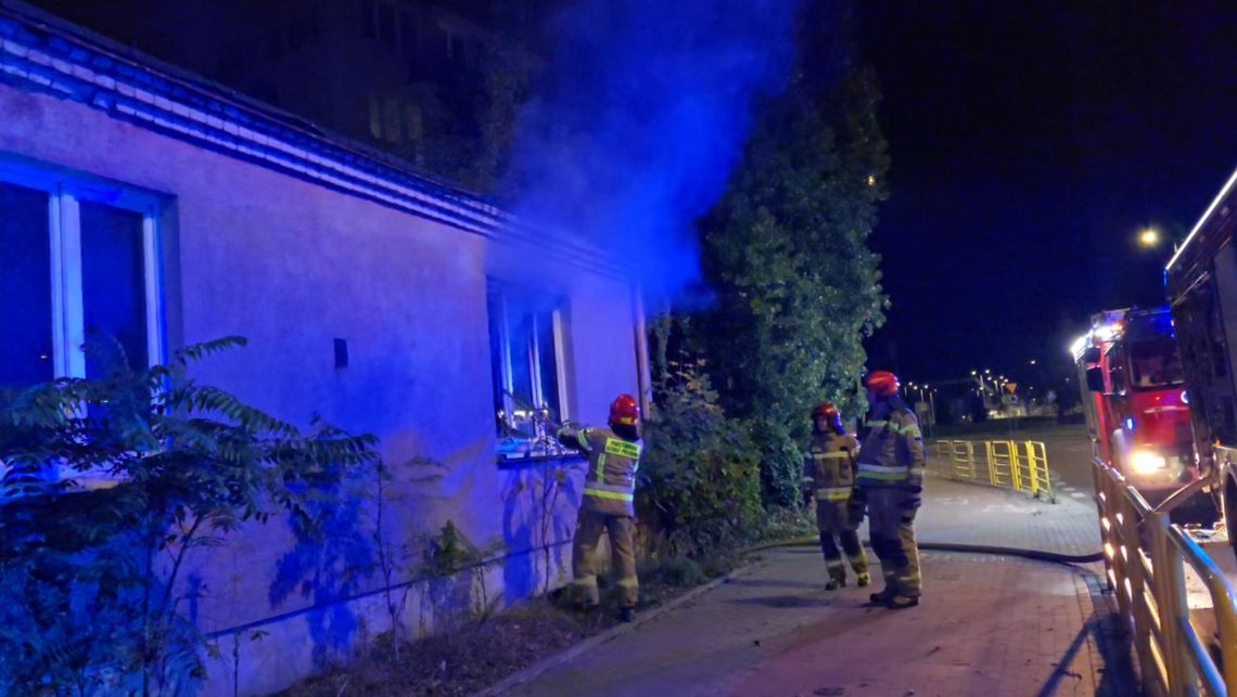 Nocny pożar w pustostanie przy ul. Okrzei