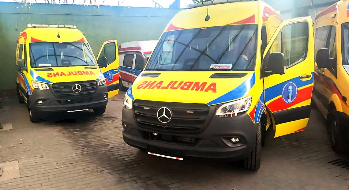 Nowe karetki za ponad 2 miliony złotych we Włocławku. To specjalistyczne ambulanse bariatryczne