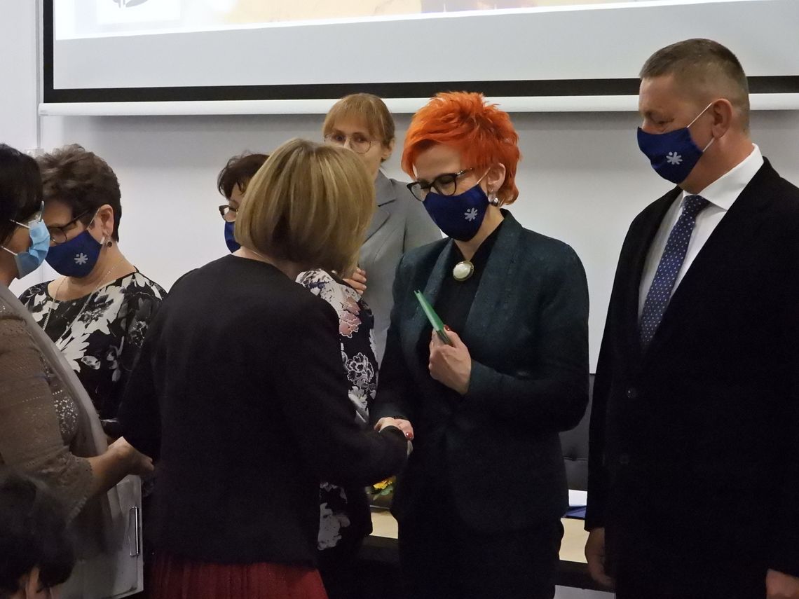 Nowi studenci Medycznego Uniwersytetu Trzeciego Wieku odebrali indeksy