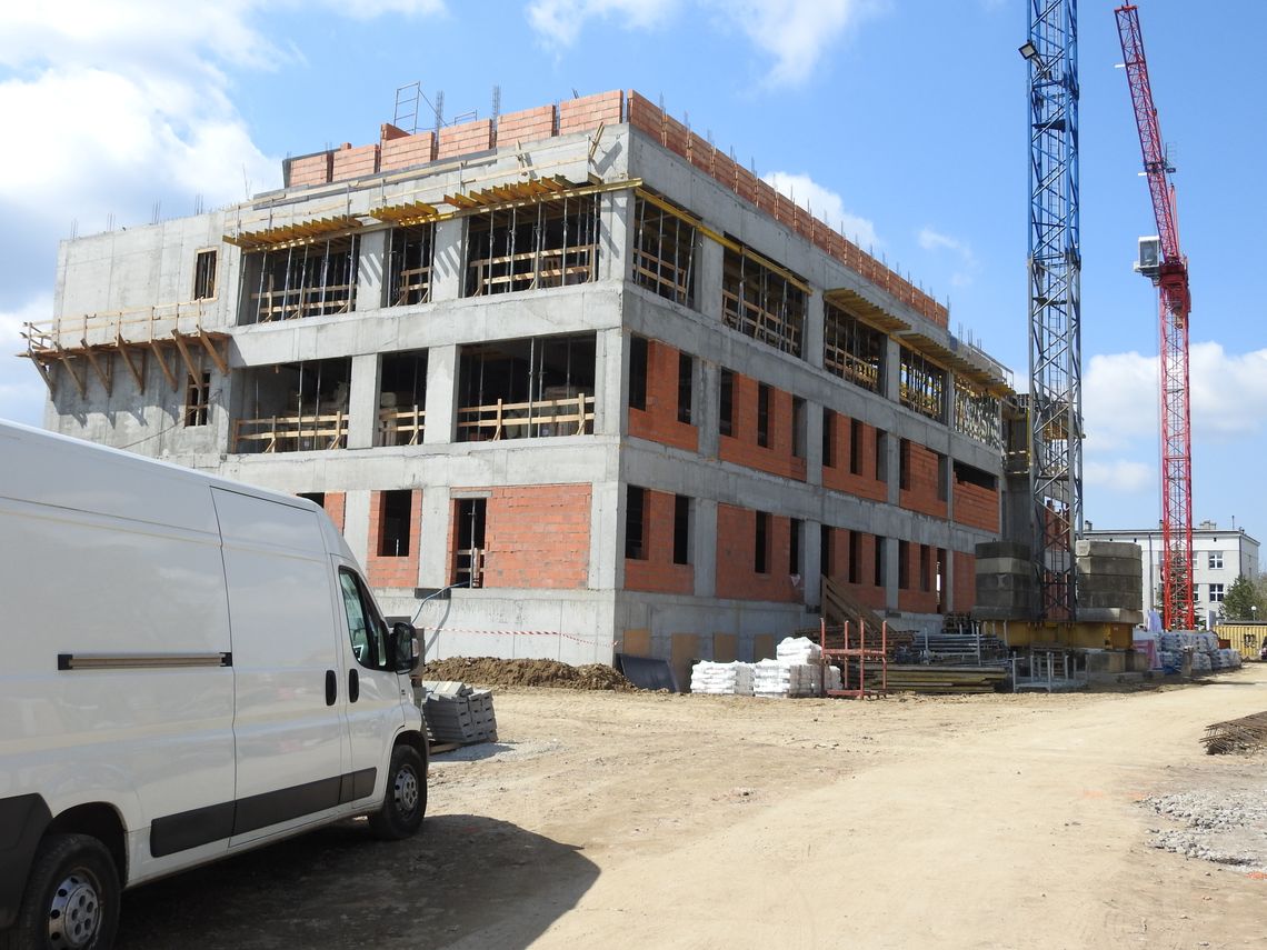 Od czerwca pacjenci będą mogli korzystać z Powiatowego Centrum Zdrowia. Podpisano umowę na 2.599.687,59 zł Od czerwca pacjenci będą mogli korzystać z Powiatowego Centrum Zdrowia. Podpisano umowę na 2.599.687,59 zł