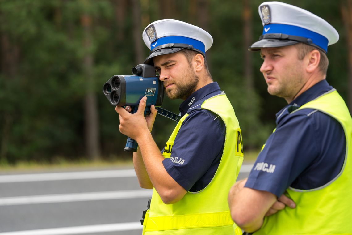 Od dziś wzmożone kontrole policji. Mundurowi sprawdzą m.in stan ogumienia, stan techniczny pojazdu, a także odblaski