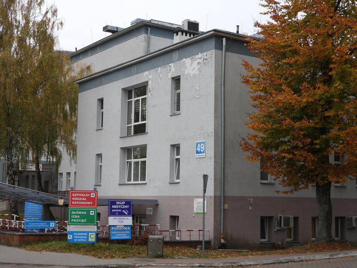 Pacjent ukradł auto pracownika szpitala. Wcześniej niszczył sprzęt na terenie lecznicy Pacjent ukradł auto pracownika szpitala. Wcześniej niszczył sprzęt na terenie lecznicy