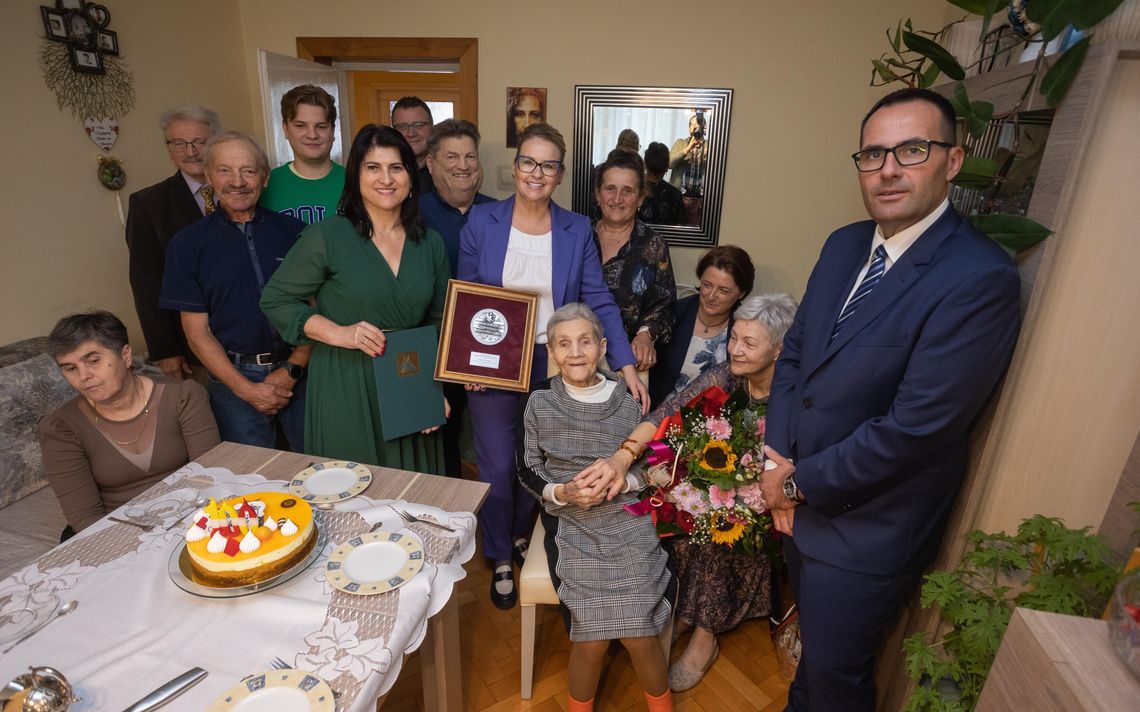 Pani Helena z Włocławka skończyła 100 lat. Jak wyglądało jej życie?