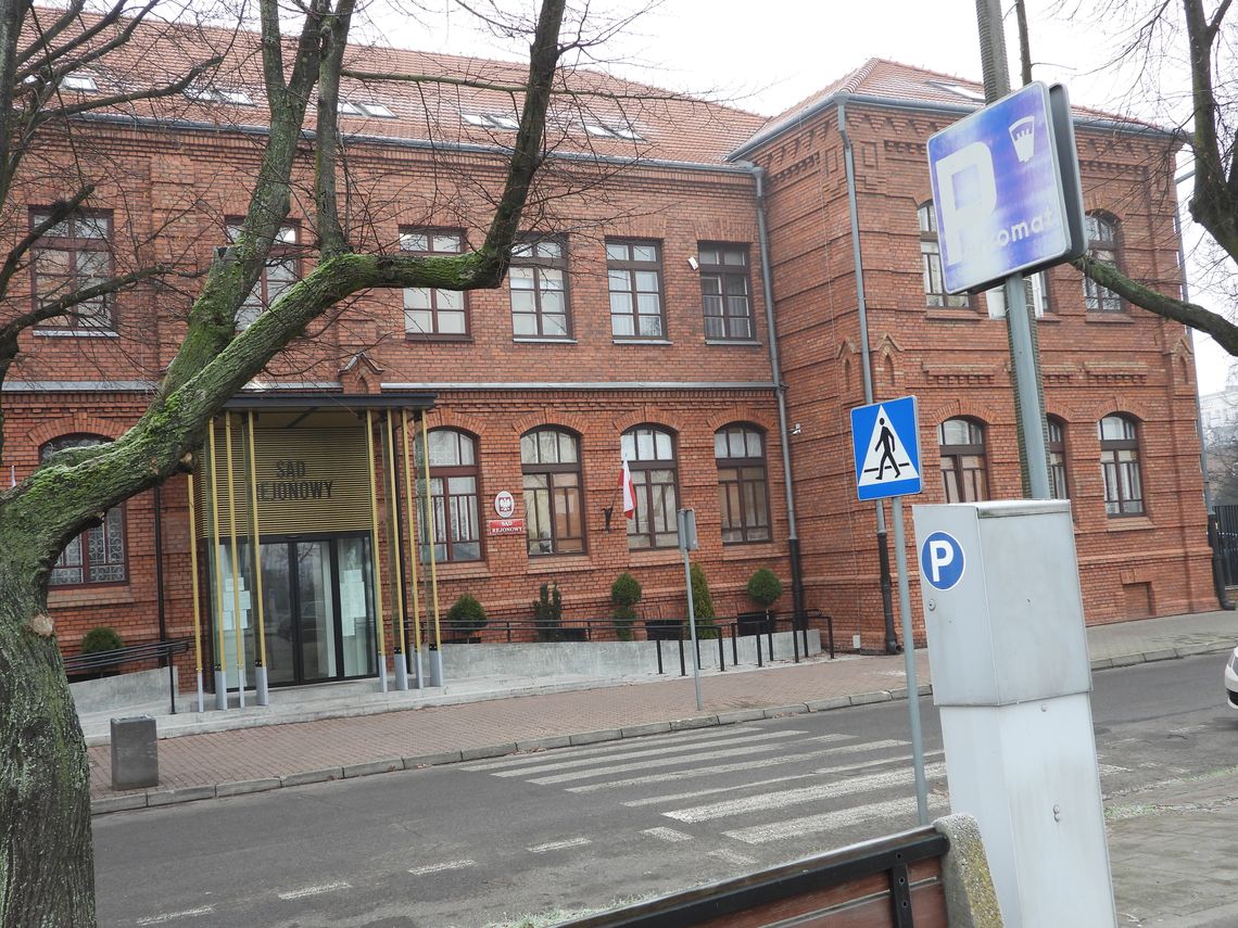 Parkometr pod sądem nie przyjął nowych monet wydanych przez NBP. Włocławianin otrzymał do zapłaty 110 zł