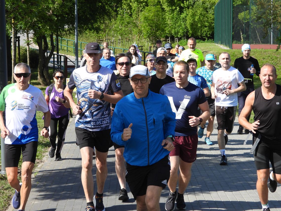 ParkRun ma już sześć lat. Z okazji jubileuszu przygotowano tort