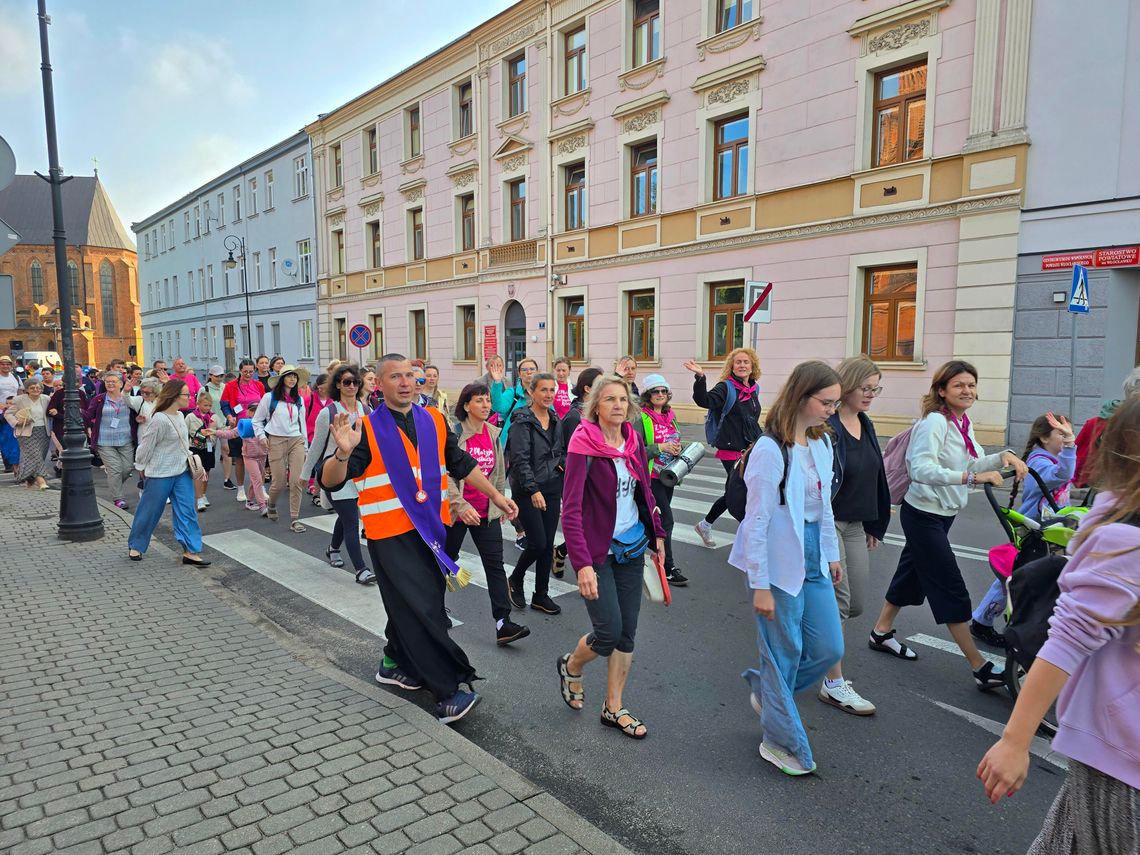 Pielgrzymi z Włocławka wyruszyli do Częstochowy. To 37. piesza pielgrzymka na Jasną Górę