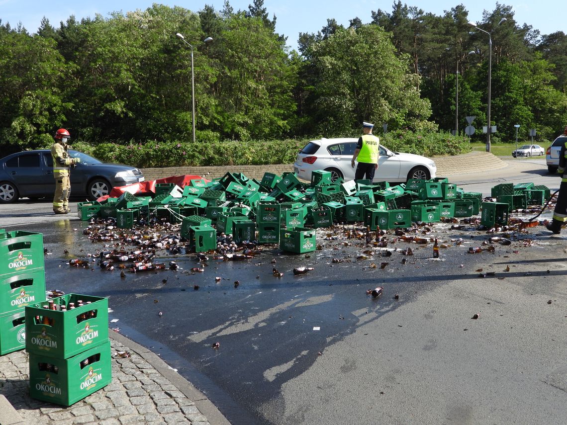 Piwo zalało rondo Falbanka. Tworzą się korki...
