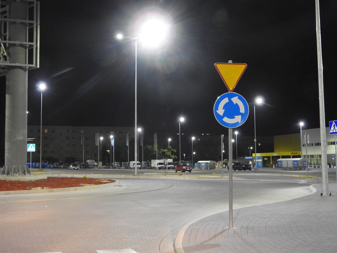 Po naszej interwencji oznakowanie na rondzie w Parku Kujawia zostało poprawnie ustawione