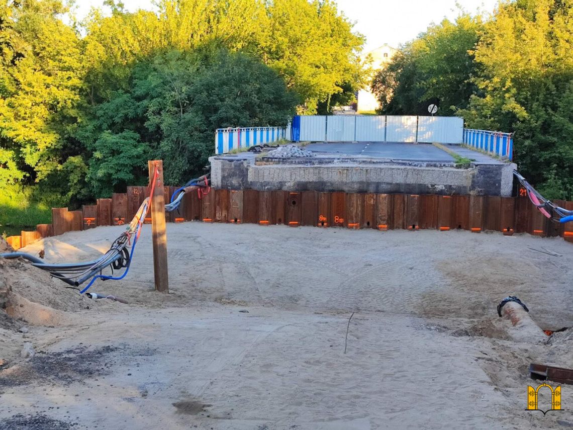 Po ponad dwumiesięcznym opóźnieniu ruch na ul. Wysokiej ma być przywrócony - jeśli wierzyć zapewnieniom ratusza 