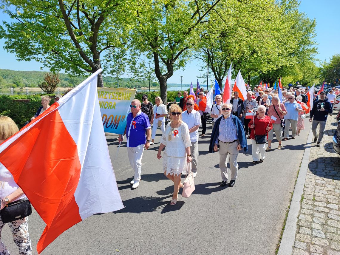 Pochód 1-majowy przeszedł ulicami Włocławka