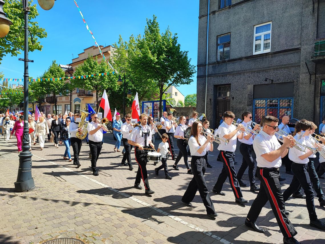 Pochód z okazji Święta Pracy przeszedł ulicami miasta